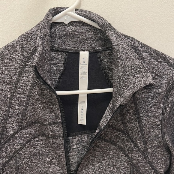 Lululemon Define Jacket - Picture 3 of 4